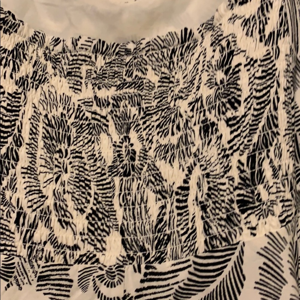 B&W Patterned Dress - Picture 4 of 7